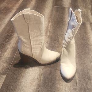 Cute Mid Booties